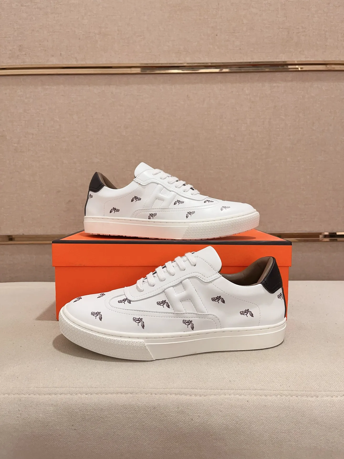 Men's clothing and shoes💰: 420💰《HERMES》【Classic Original Version】Hermès; Top 🔝 Purchasing Agency 🔍🔍Latest 🇺🇸Sold simultaneously at counters, original imported from Italy ▲▲Cow leather▲ ▲Exquisite workmanship (Italian 🇮🇹imported water-dyed 🐂cowhide lining) sole: original sole provided by the original factory, ⚠️exclusive double-layer activity·TPR·rubber·combined molded outsole; Code number: 36-44 (45/46 can be customized, non-refundable)